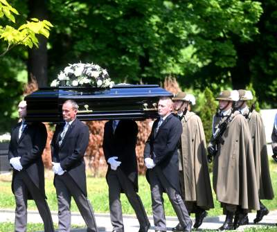 Pożegnanie Jana A.P. Kaczmarka, laureat Oscara spoczął na Cmentarzu Rakowickim - zdjęcie 15