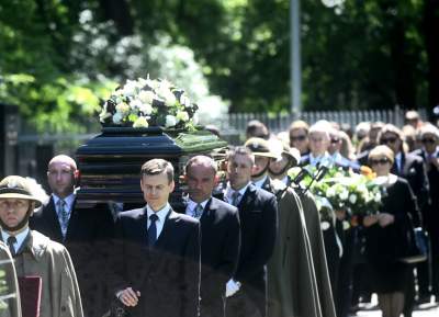 Pożegnanie Jana A.P. Kaczmarka, laureat Oscara spoczął na Cmentarzu Rakowickim - zdjęcie 10