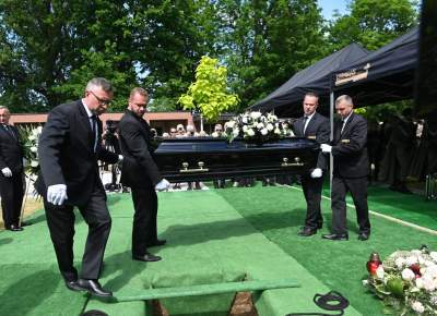 Pożegnanie Jana A.P. Kaczmarka, laureat Oscara spoczął na Cmentarzu Rakowickim - zdjęcie 29