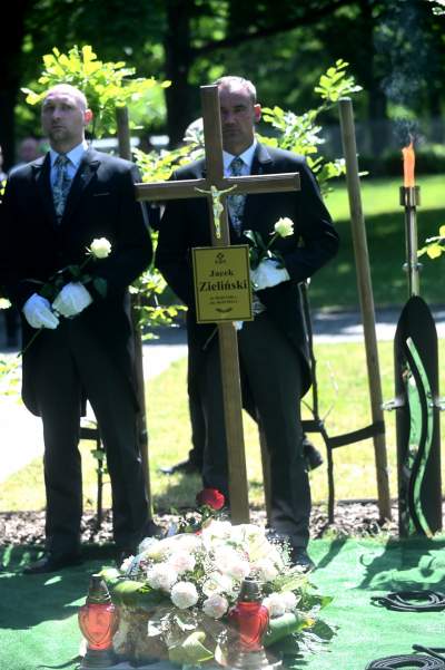 Pożegnanie Jana A.P. Kaczmarka, laureat Oscara spoczął na Cmentarzu Rakowickim - zdjęcie 21