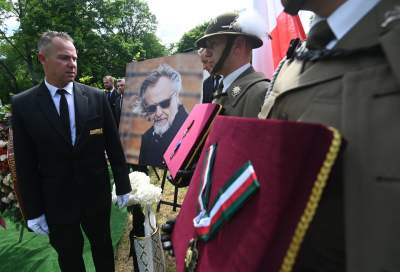 Pożegnanie Jana A.P. Kaczmarka, laureat Oscara spoczął na Cmentarzu Rakowickim - zdjęcie 32