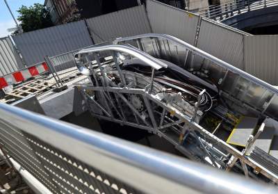 Kończy się pewna epoka, instalacja ruchomych schodów przy dworcu - zdjęcie 11