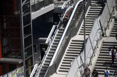 Kończy się pewna epoka, instalacja ruchomych schodów przy dworcu - zdjęcie 2