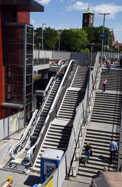Kończy się pewna epoka, instalacja ruchomych schodów przy dworcu - zdjęcie 6
