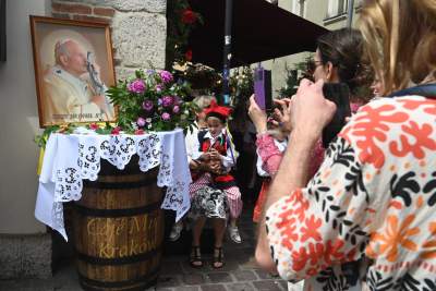 Procesja Bożego Ciała w Krakowie, gdy sacrum spotyka się z profanum - zdjęcie 1