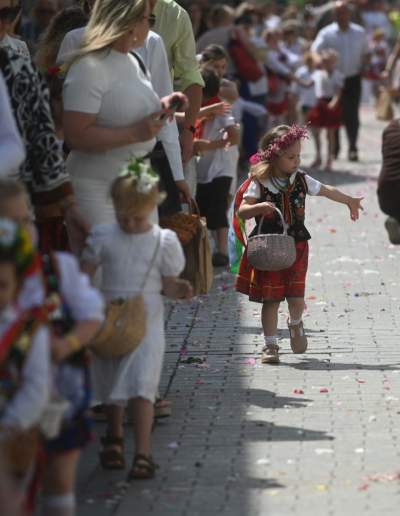 Procesja Bożego Ciała w Krakowie, gdy sacrum spotyka się z profanum - zdjęcie 23