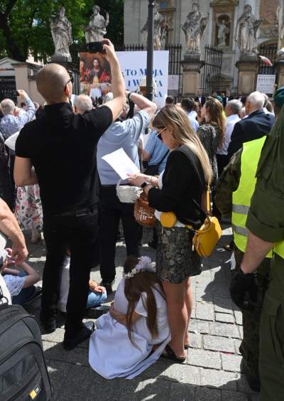 Procesja Bożego Ciała w Krakowie, gdy sacrum spotyka się z profanum - zdjęcie 17