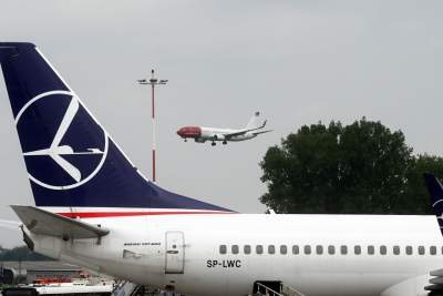 Lotnisko w Balicach bije rekordy frekwencji, tłoczno w powietrzu i na ziemi - zdjęcie 4