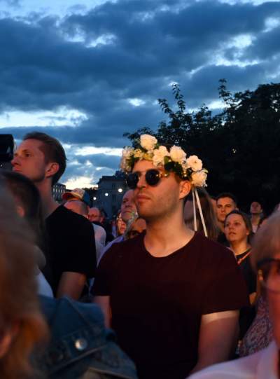 Turystów zachwycają krakowskie Wianki, letnie przesilenie pod Wawelem - zdjęcie 40