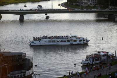 Turystów zachwycają krakowskie Wianki, letnie przesilenie pod Wawelem - zdjęcie 29