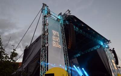 Turystów zachwycają krakowskie Wianki, letnie przesilenie pod Wawelem - zdjęcie 30