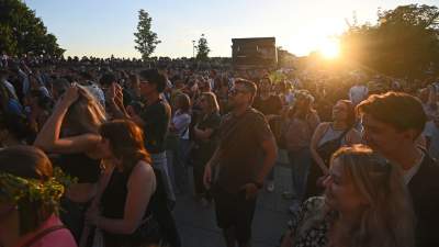 Turystów zachwycają krakowskie Wianki, letnie przesilenie pod Wawelem - zdjęcie 26