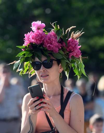 Turystów zachwycają krakowskie Wianki, letnie przesilenie pod Wawelem - zdjęcie 12
