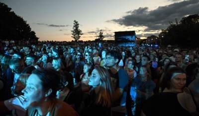 Turystów zachwycają krakowskie Wianki, letnie przesilenie pod Wawelem - zdjęcie 35