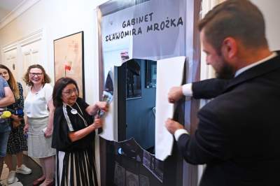 Otwarcie gabinetu Mrożka w Bibliotece Kraków, z udziałem żony pisarza - zdjęcie 18