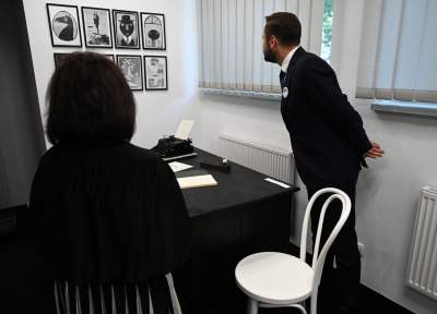 Otwarcie gabinetu Mrożka w Bibliotece Kraków, z udziałem żony pisarza - zdjęcie 21