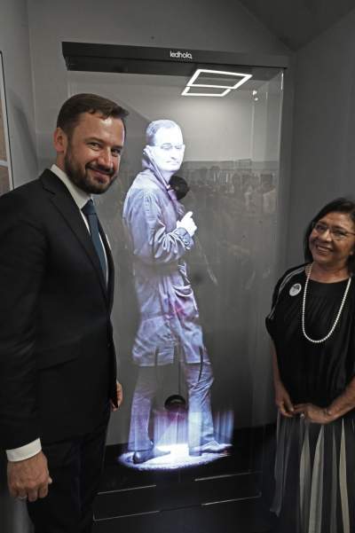 Otwarcie gabinetu Mrożka w Bibliotece Kraków, z udziałem żony pisarza - zdjęcie 27