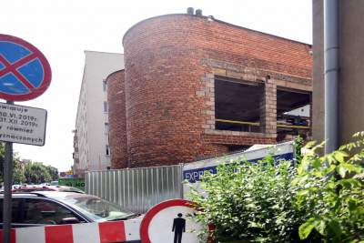 Wreszcie zburzą najbrzydszy budynek w Krowodrzy - zdjęcie 2