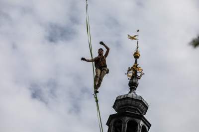 Podniebne spektakularne popisy na Rynku Głównym, w dzień i w nocy - zdjęcie 3