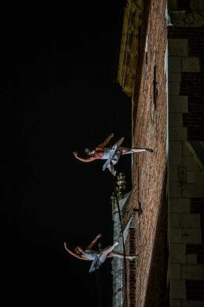 Podniebne spektakularne popisy na Rynku Głównym, w dzień i w nocy - zdjęcie 20