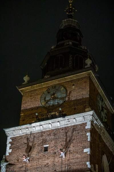 Podniebne spektakularne popisy na Rynku Głównym, w dzień i w nocy - zdjęcie 14