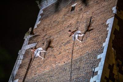 Podniebne spektakularne popisy na Rynku Głównym, w dzień i w nocy - zdjęcie 21