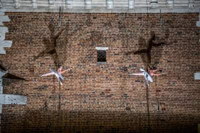 Podniebne spektakularne popisy na Rynku Głównym, w dzień i w nocy - zdjęcie 16
