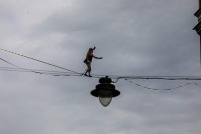 Podniebne spektakularne popisy na Rynku Głównym, w dzień i w nocy - zdjęcie 7