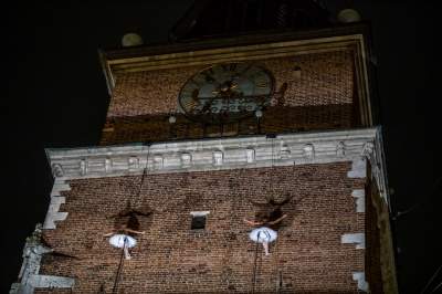 Podniebne spektakularne popisy na Rynku Głównym, w dzień i w nocy - zdjęcie 11