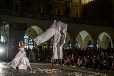 Taki pokaz na Rynku przed Sukiennicami, widzowie zachwyceni - zdjęcie 20