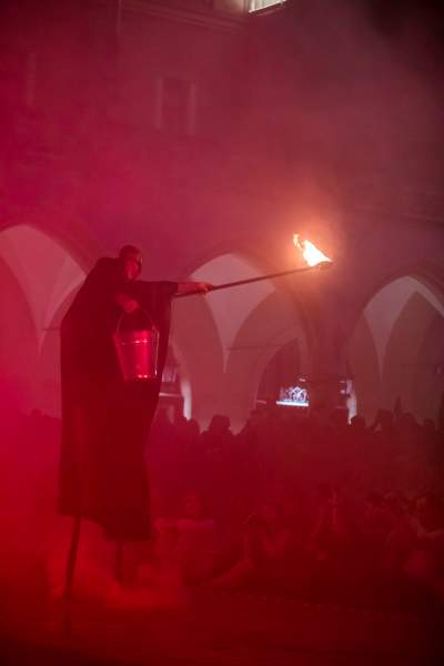 Taki pokaz na Rynku przed Sukiennicami, widzowie zachwyceni - zdjęcie 10