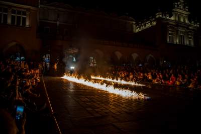 Taki pokaz na Rynku przed Sukiennicami, widzowie zachwyceni - zdjęcie 18