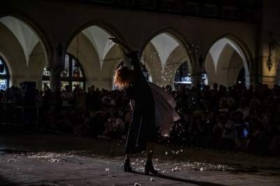 Taki pokaz na Rynku przed Sukiennicami, widzowie zachwyceni - zdjęcie 16