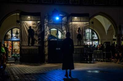 Taki pokaz na Rynku przed Sukiennicami, widzowie zachwyceni - zdjęcie 6