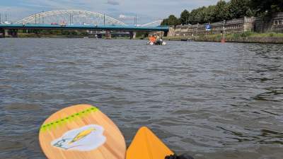 Kraków z rewelacyjnej perspektywy! Kajakiem po Wiśle od zapory do zapory - zdjęcie 12