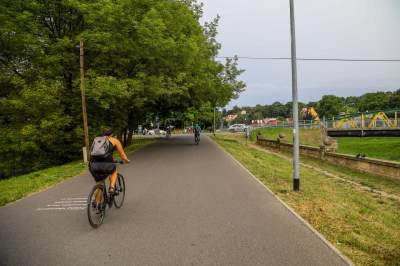 Aktywiści protestowali przeciwko budowie, powstała piękna trasa rowerowa w Krakowie - zdjęcie 35