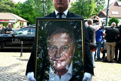 Ostatnia droga Jerzego Stuhra. Uroczystościom przewodniczył metropolita łódzki - zdjęcie 2