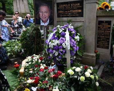 Ostatnia droga Jerzego Stuhra. Uroczystościom przewodniczył metropolita łódzki - zdjęcie 28