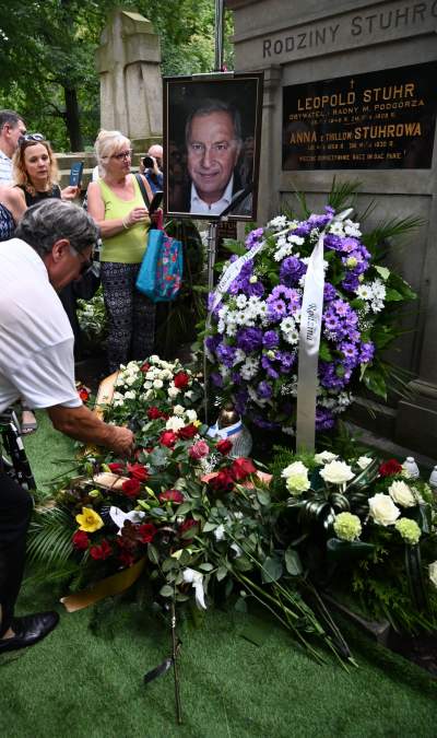 Ostatnia droga Jerzego Stuhra. Uroczystościom przewodniczył metropolita łódzki - zdjęcie 21