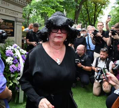 Ostatnia droga Jerzego Stuhra. Uroczystościom przewodniczył metropolita łódzki - zdjęcie 27