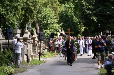Ostatnia droga Jerzego Stuhra. Uroczystościom przewodniczył metropolita łódzki - zdjęcie 16