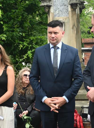 Ostatnia droga Jerzego Stuhra. Uroczystościom przewodniczył metropolita łódzki - zdjęcie 15