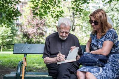 Ks. Adam Boniecki zasadził na Plantach swój prezent. Wyjątkowy cedr - zdjęcie 3