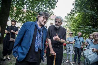 Ks. Adam Boniecki zasadził na Plantach swój prezent. Wyjątkowy cedr - zdjęcie 16