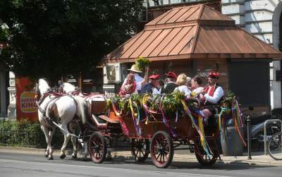 Krakowskie, sierpniowe klimaty. Barwny korowód z Bronowic - zdjęcie 11