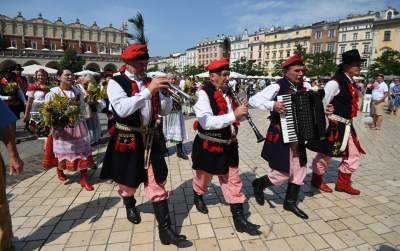 Krakowskie, sierpniowe klimaty. Barwny korowód z Bronowic - zdjęcie 19
