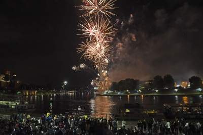 W sylwestra są lasery, za to w czerwcu są... wianki - zdjęcie 13