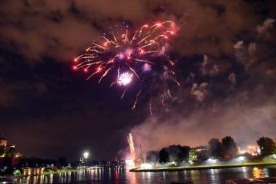 W sylwestra są lasery, za to w czerwcu są... wianki - zdjęcie 9