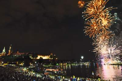 W sylwestra są lasery, za to w czerwcu są... wianki - zdjęcie 7