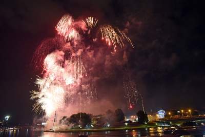 W sylwestra są lasery, za to w czerwcu są... wianki - zdjęcie 11